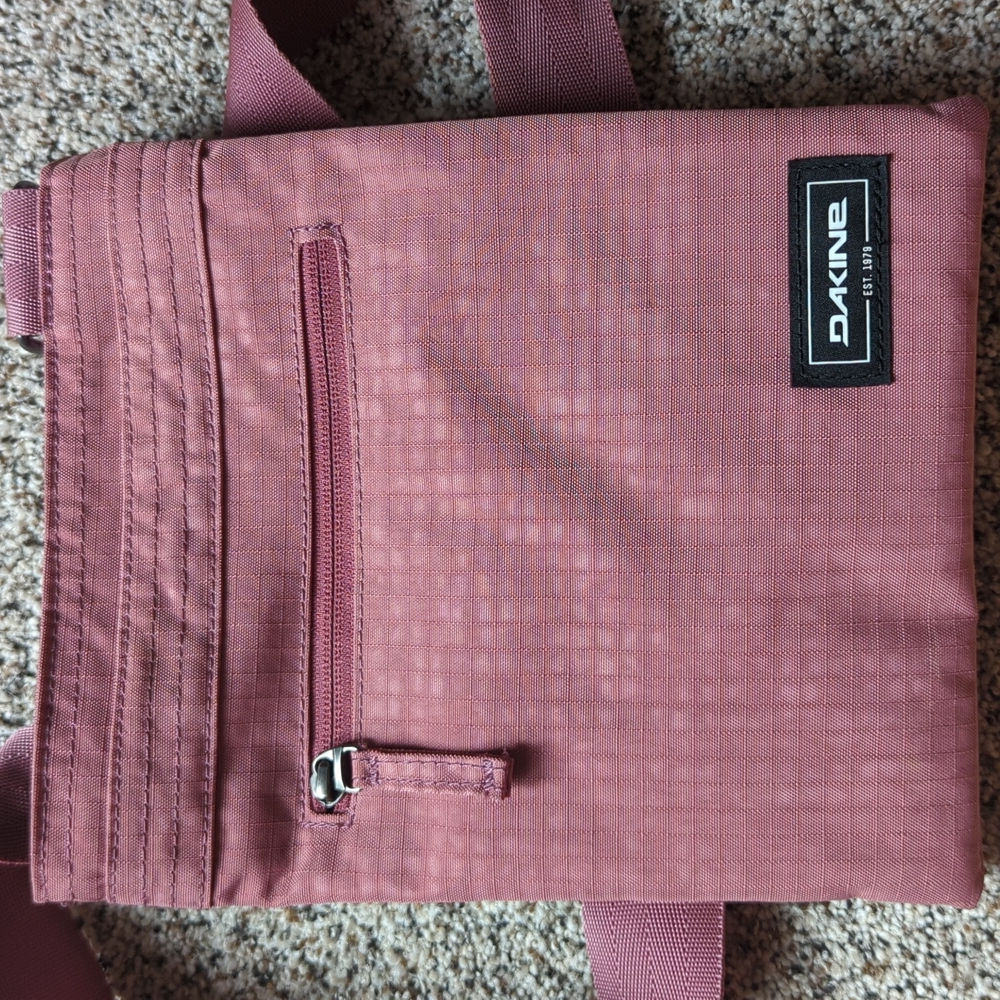 Dakine Crossbody bag